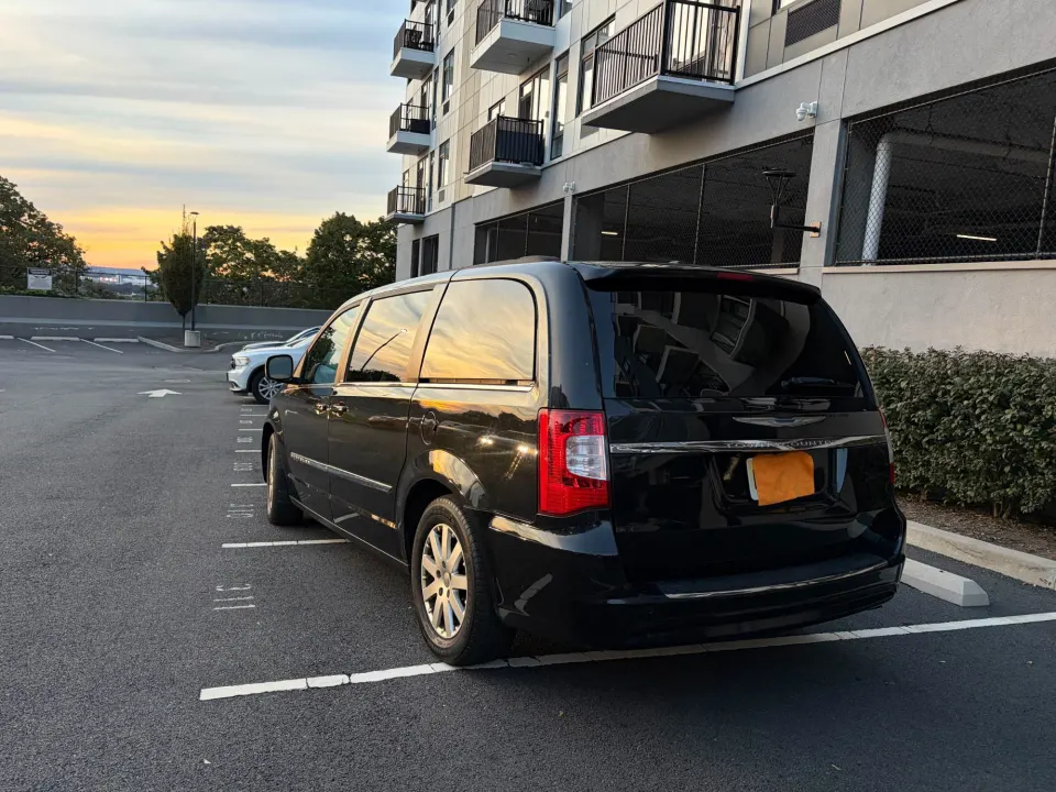 2013 Chrysler Town & Country, black (Photo 5 of 5)