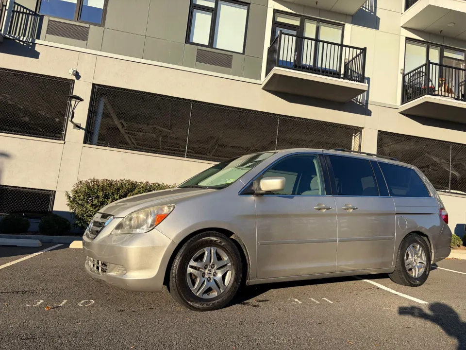 2006 Honda Odyssey, grey (Photo 2 of 14)