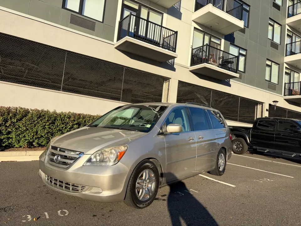 2006 Honda Odyssey, grey (Photo 3 of 14)
