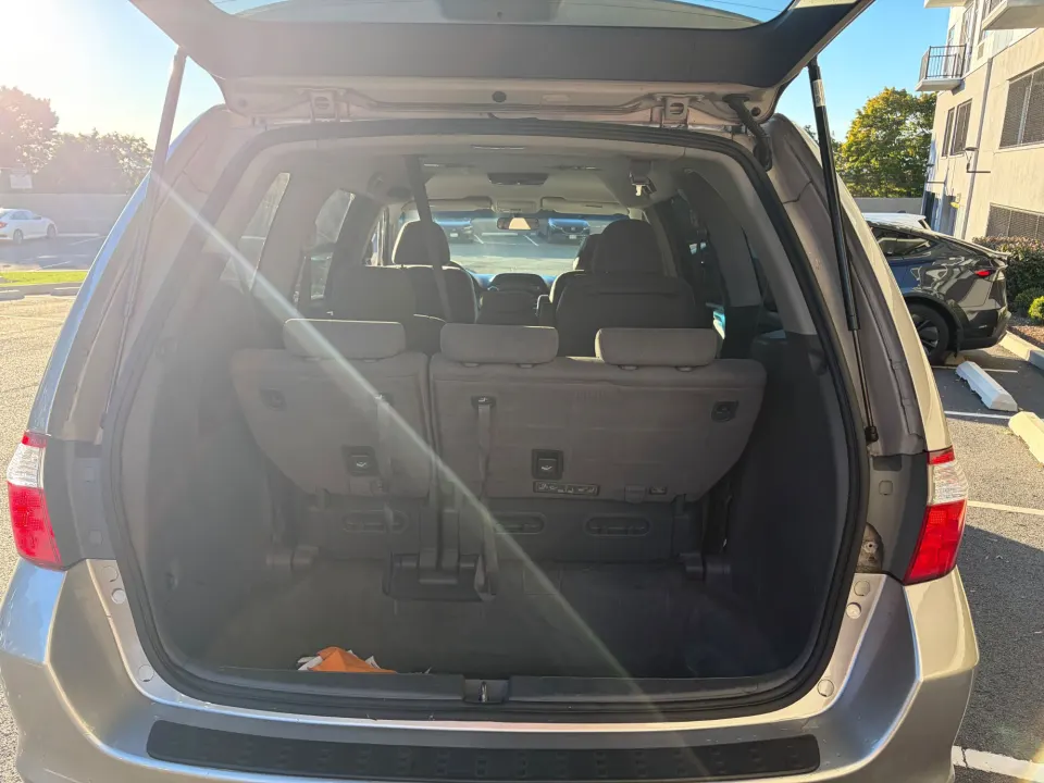 2006 Honda Odyssey, grey (Photo 13 of 14)