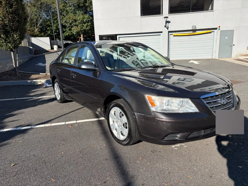2010 Hyundai Sonata, dark grey