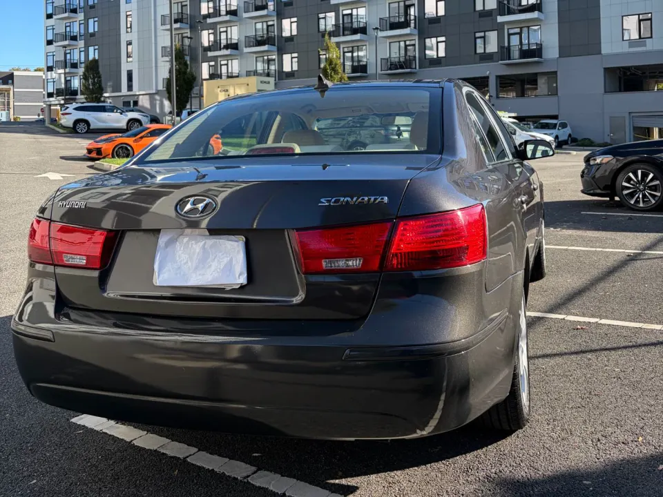 2010 Hyundai Sonata, dark grey (Photo 4 of 10)
