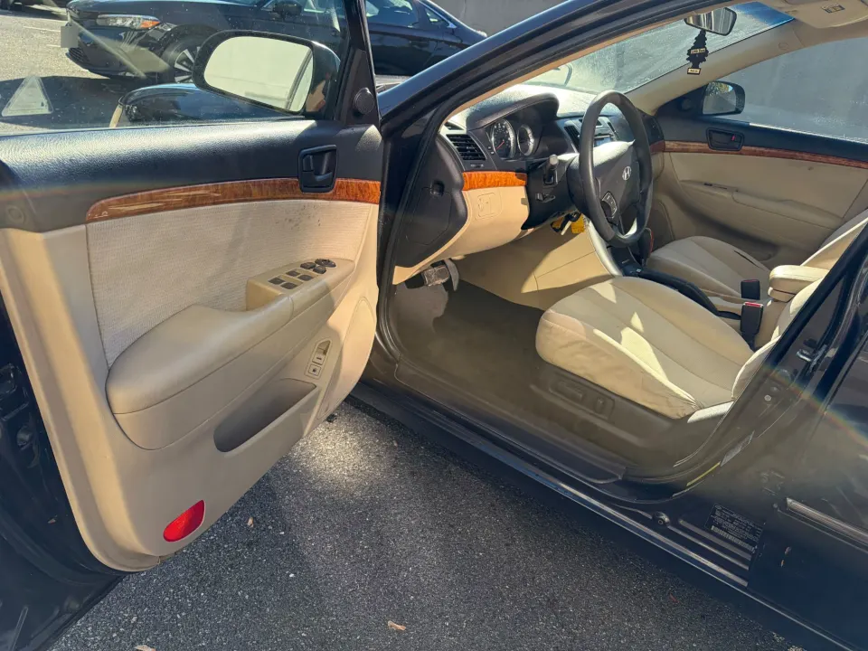 2010 Hyundai Sonata, dark grey (Photo 5 of 10)
