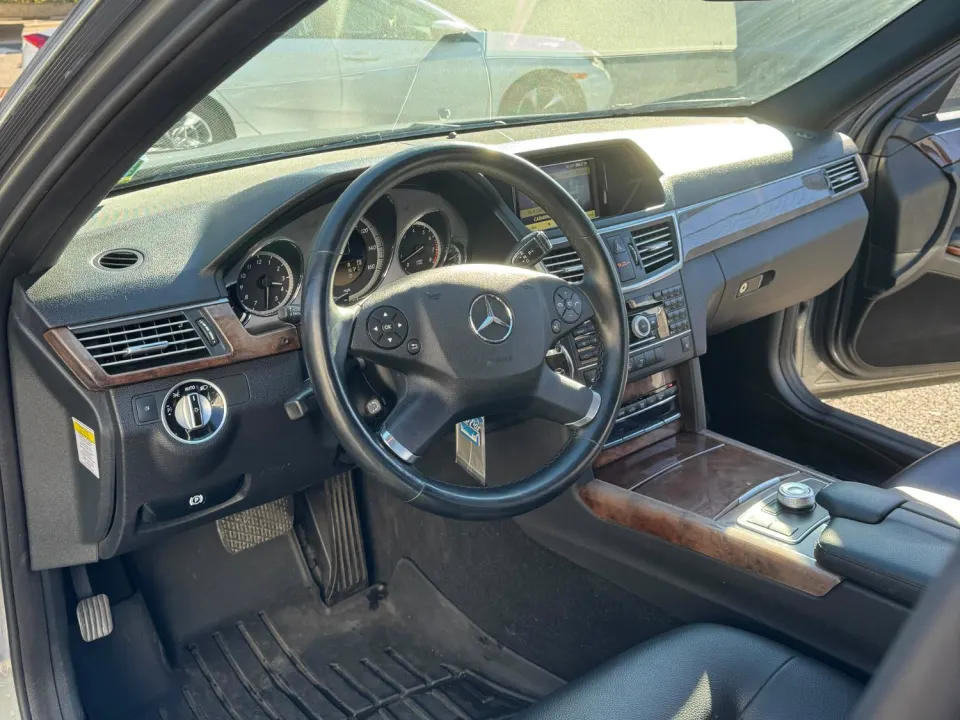 2011 Mercedes-Benz E-Class, silver (Photo 7 of 8)