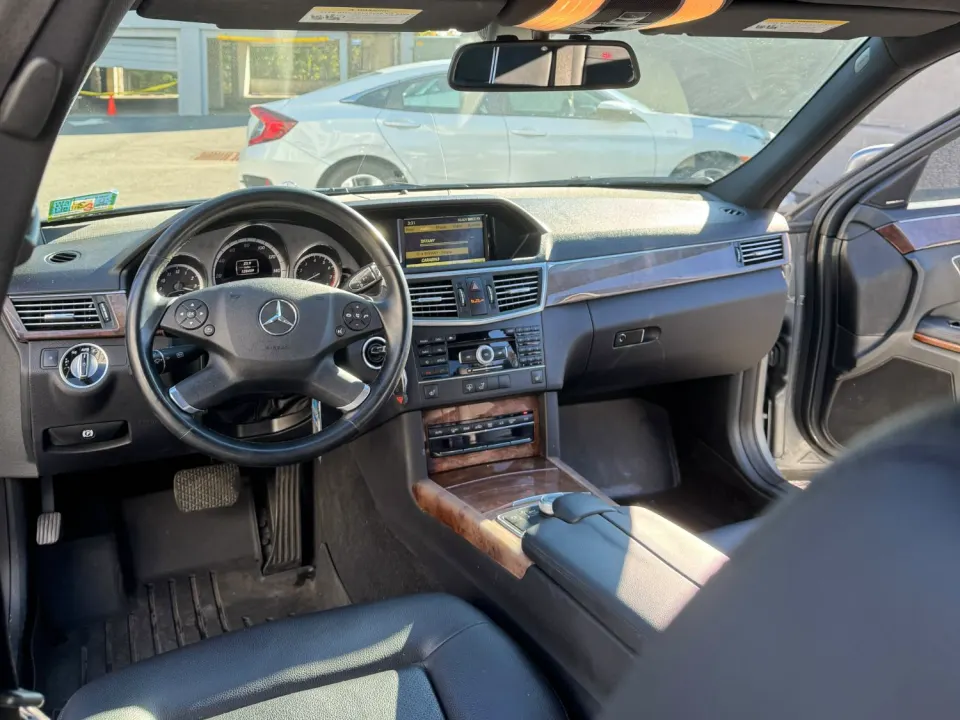 2011 Mercedes-Benz E-Class, silver (Photo 8 of 8)